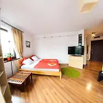 Homely Apartment's Old Town